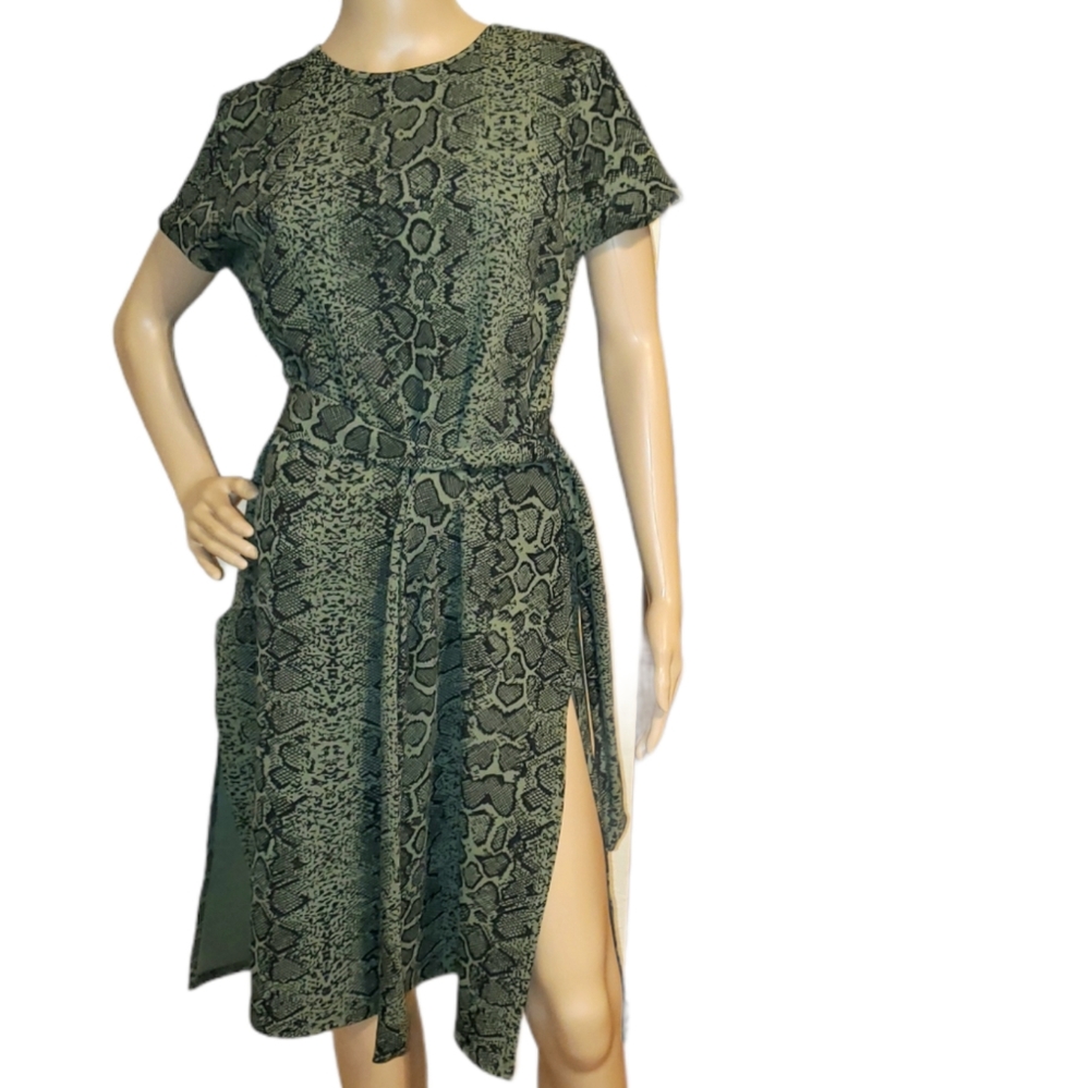 Boohoo Green Snake Printed Midi Dress